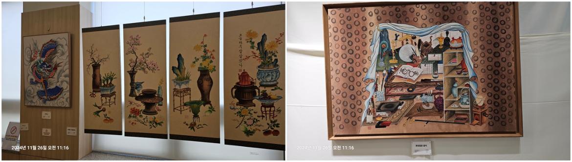 1층 휴게실에 전시된 그림 작품과, 2층에 전시된 그림 작품 사진